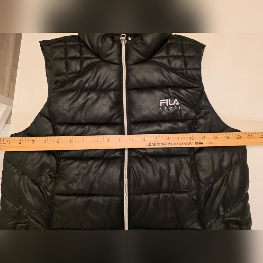 LIKE NEW FILA Sport Women's Quilted Puffer Vest in Black ~ Size Large - Picture 8 of 10